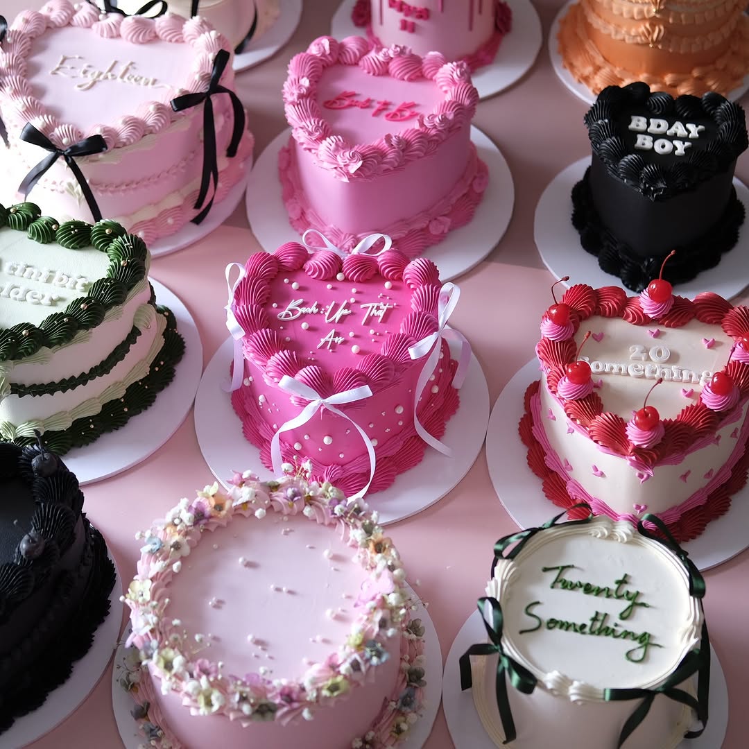 Custom Retro & VintageInspired Cakes Brisbane. Annielovescakes