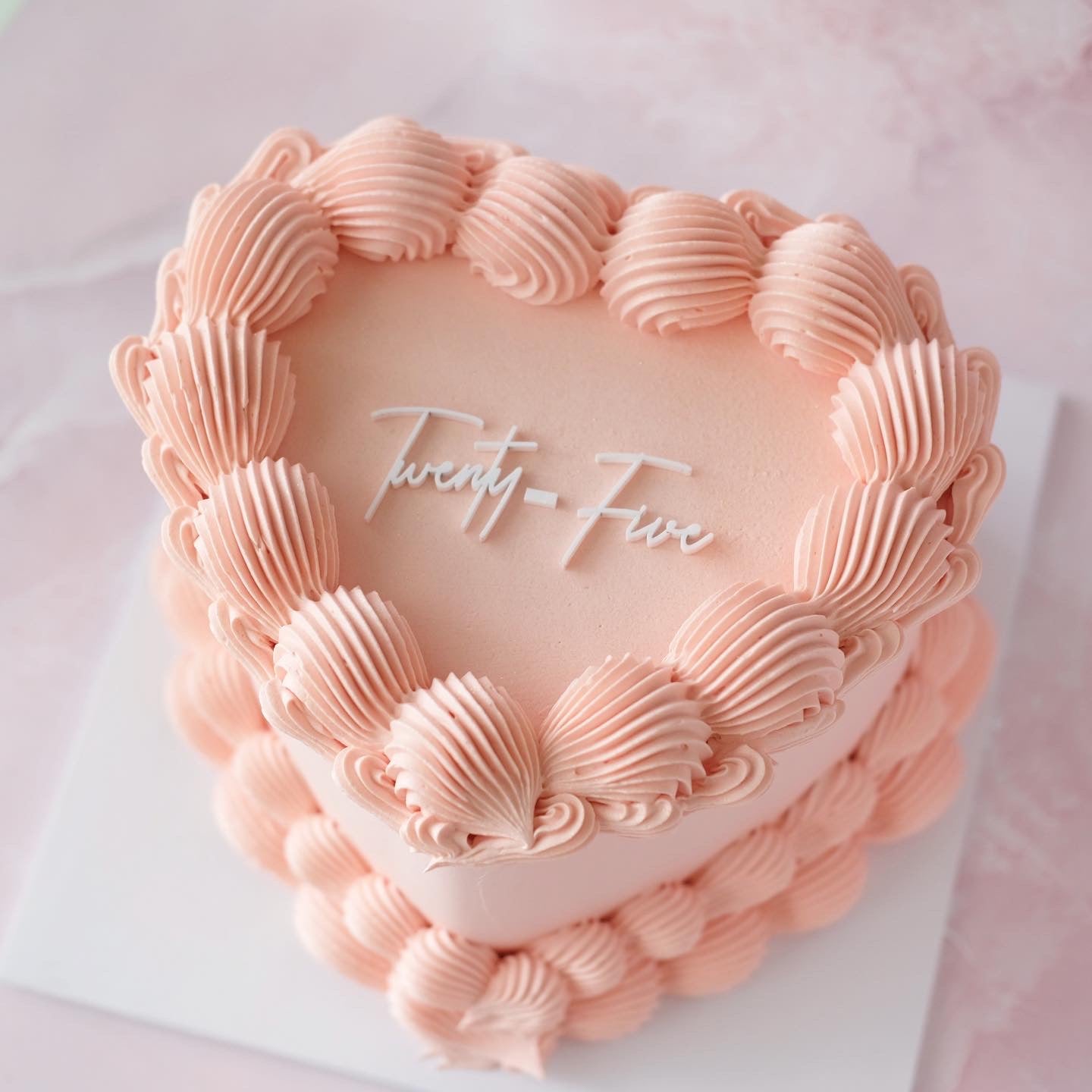 Vintage Heart Cake | Monochrome / CURSIVE Text