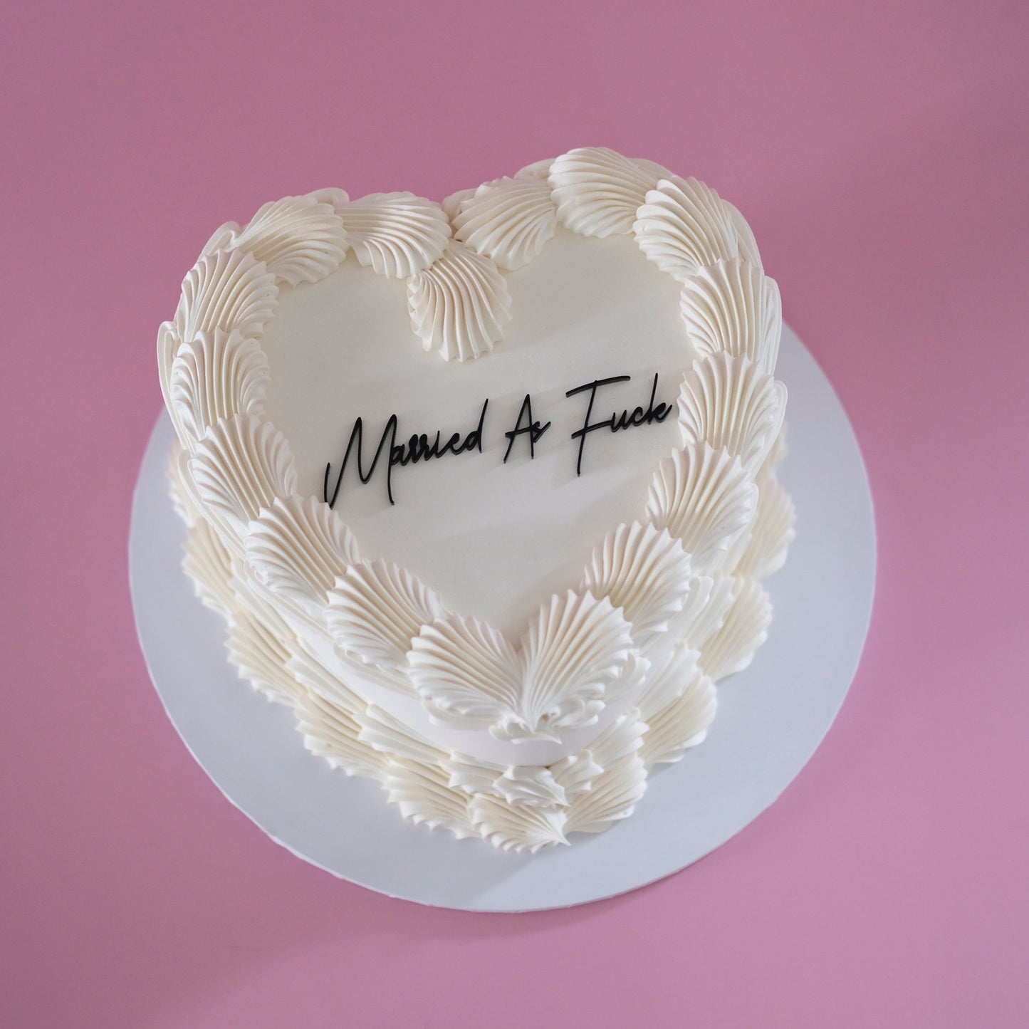 Vintage Heart Cake | White