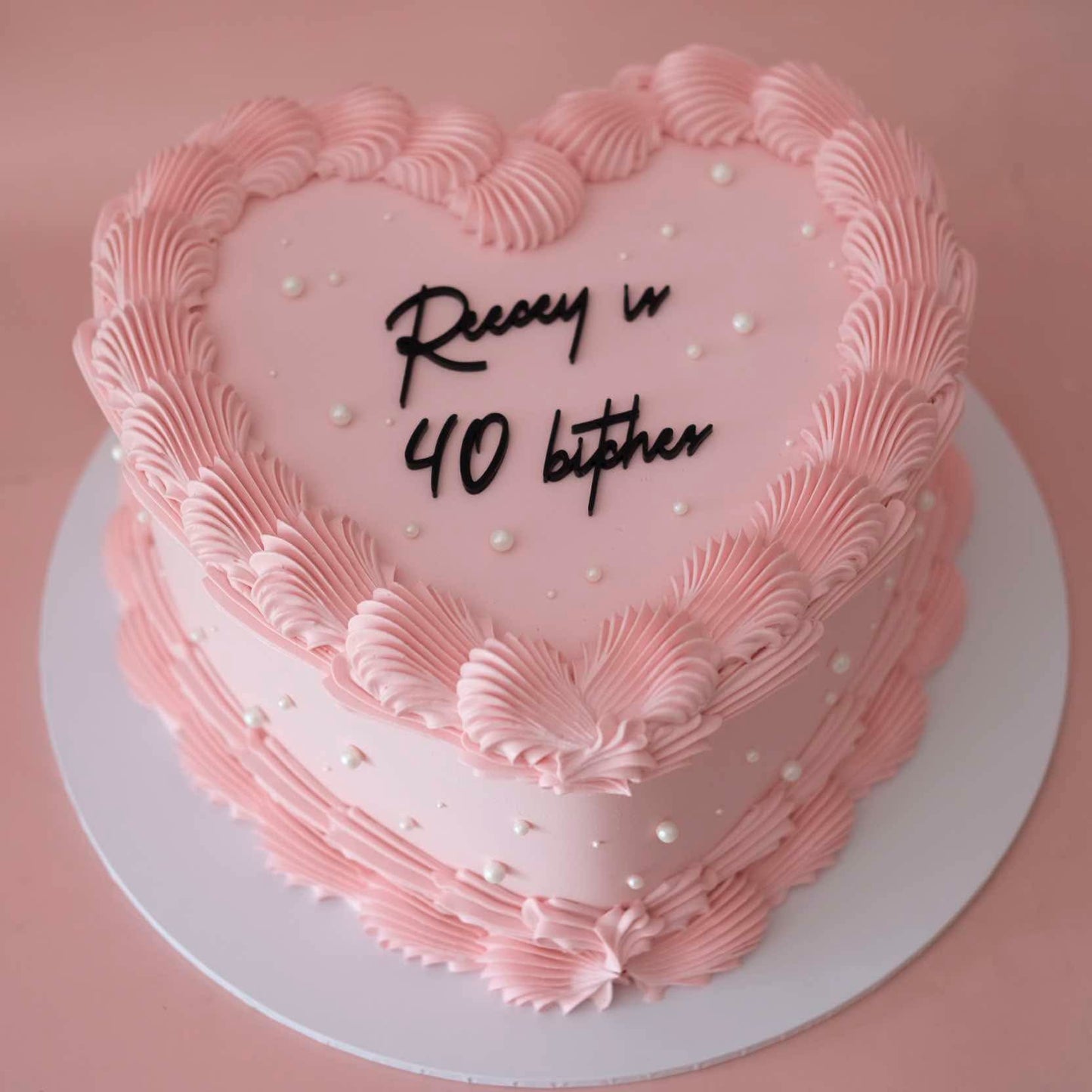 Extra White Pearls Vintage Heart Cake