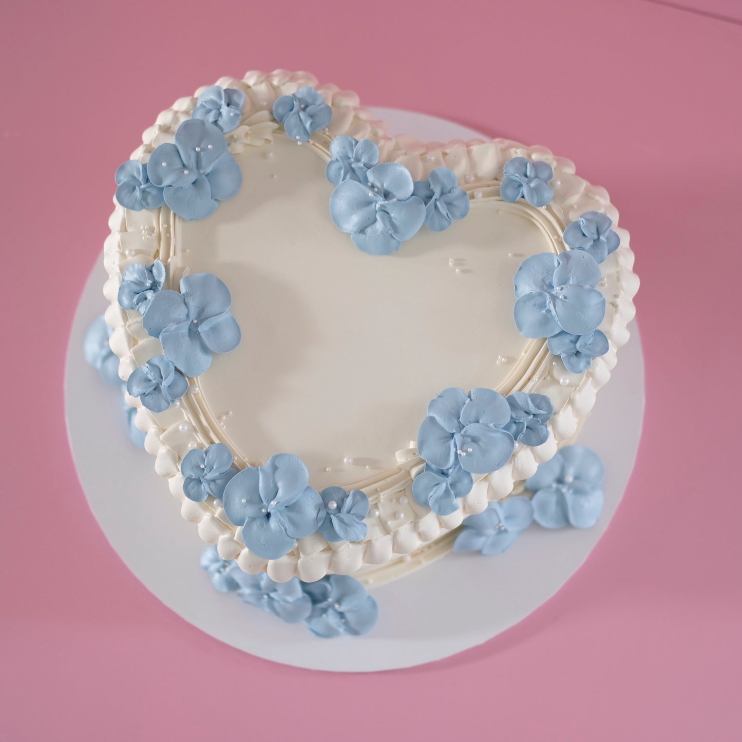 Vintage Heart Cake | Floral Petal Pearl