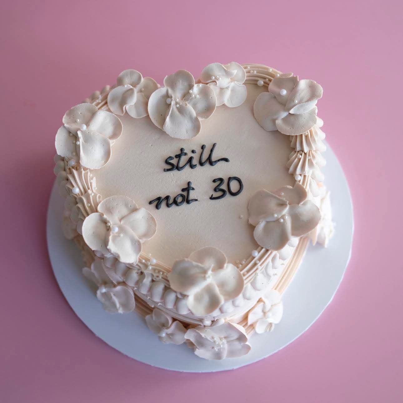 Vintage Heart Cake | Floral Petal Pearl