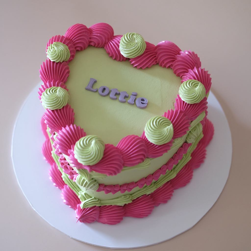 Vintage Heart Cake | No Chill