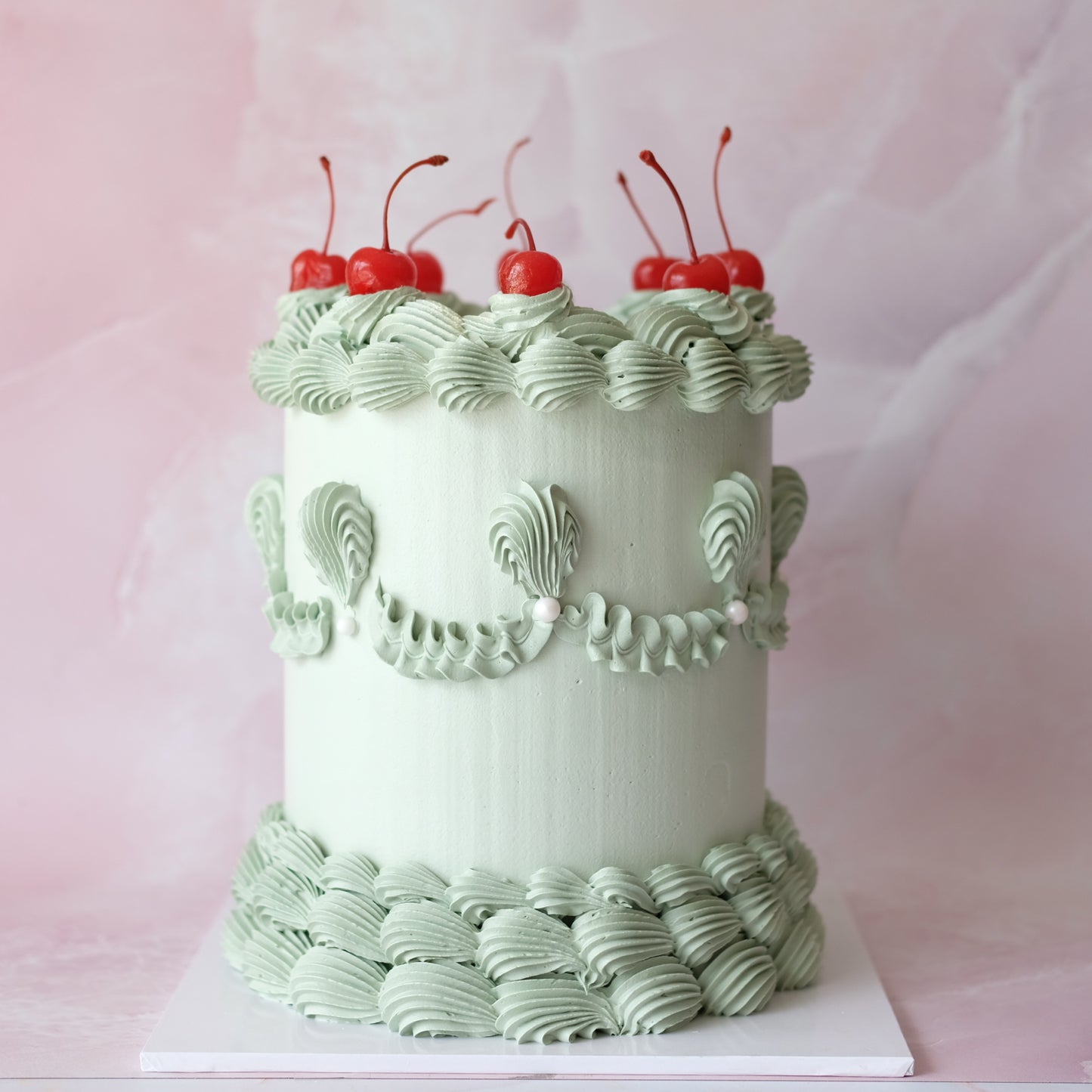 Vintage Round Cake | Monochrome & Cherries