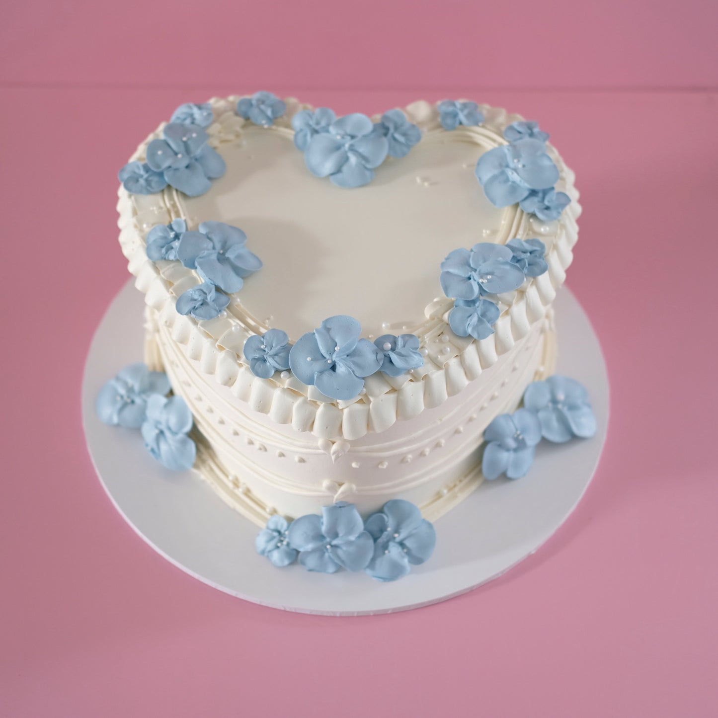Vintage Heart Cake | Floral Petal Pearl