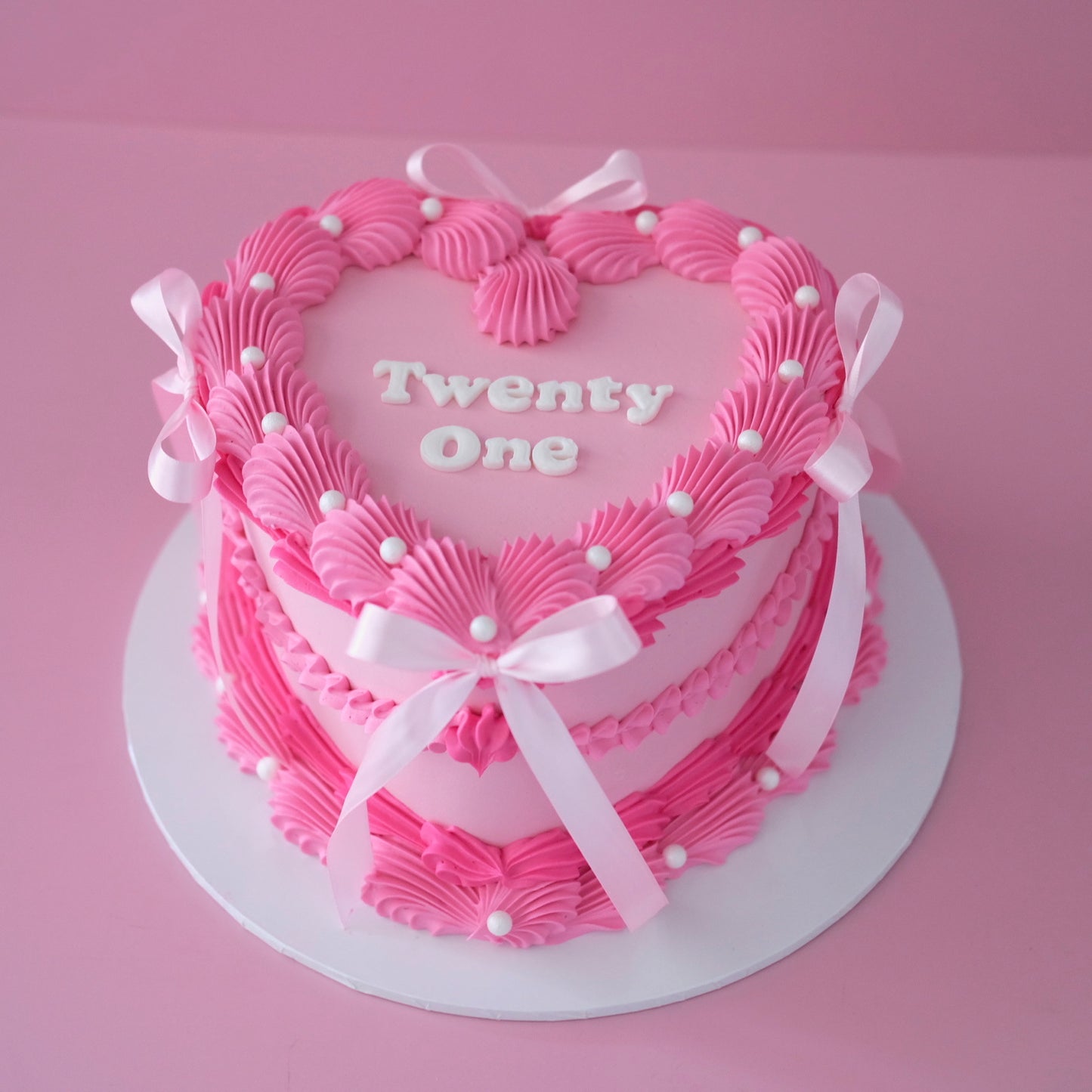 Vintage Heart Cake | Pearl White & Coquette