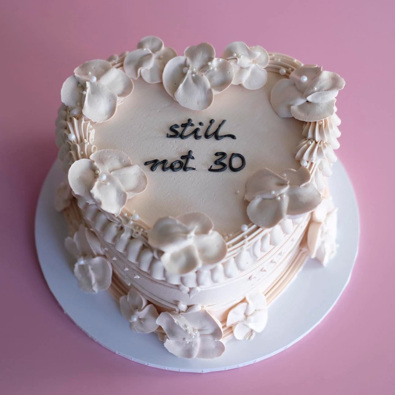 Vintage Heart Cake | Floral Petal Pearl