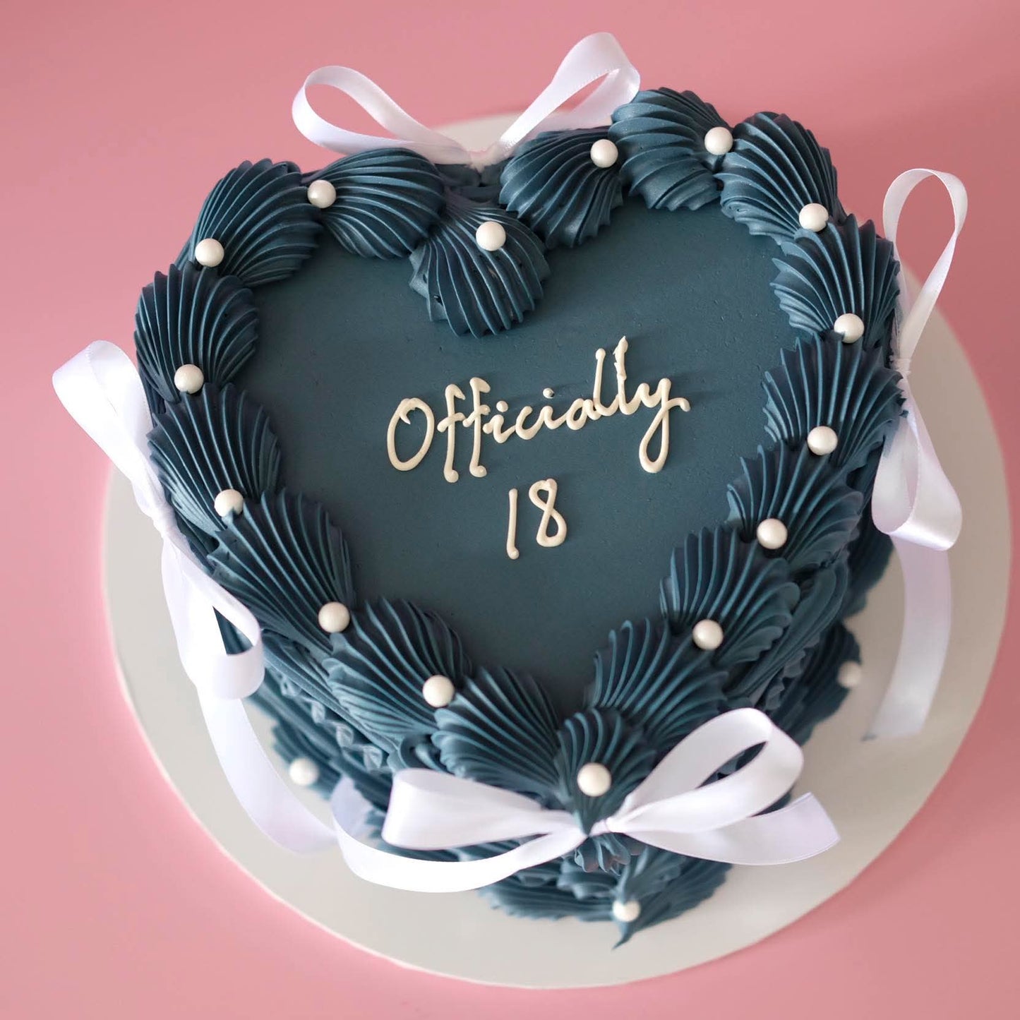 Vintage Heart Cake | Pearl White & Coquette