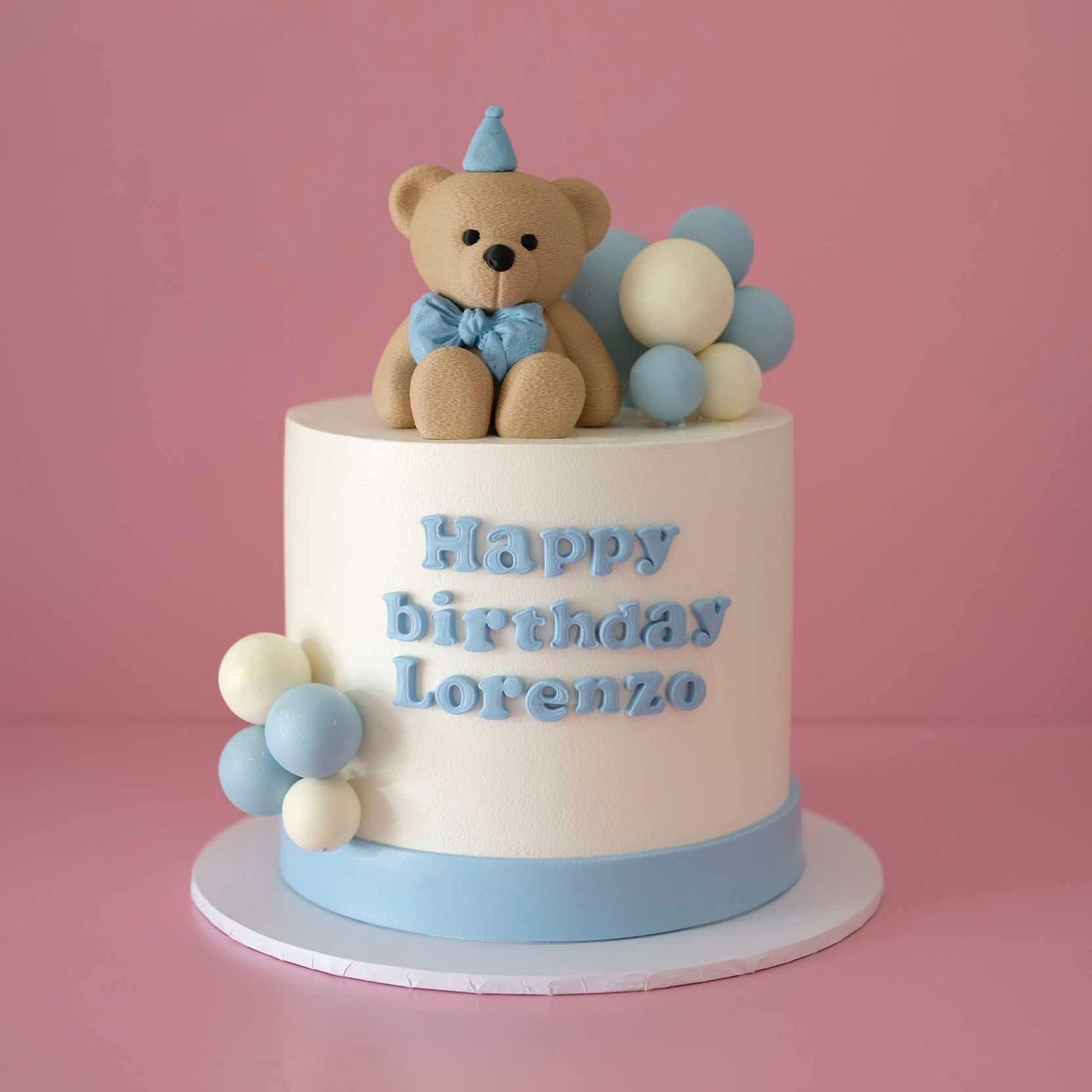Furry Bear & Balloon Cake