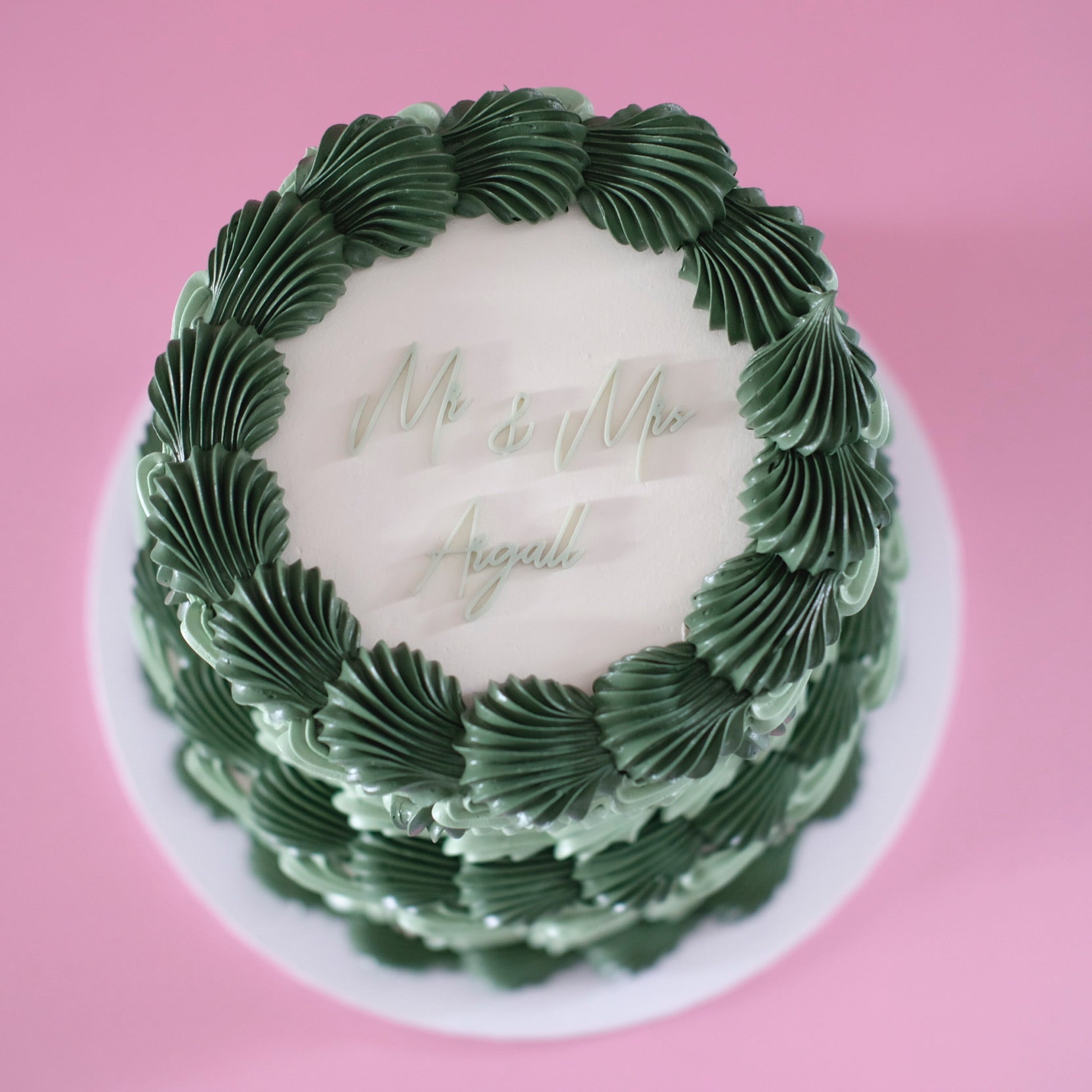 Classic Round Vintage Cake | 2 Tiers