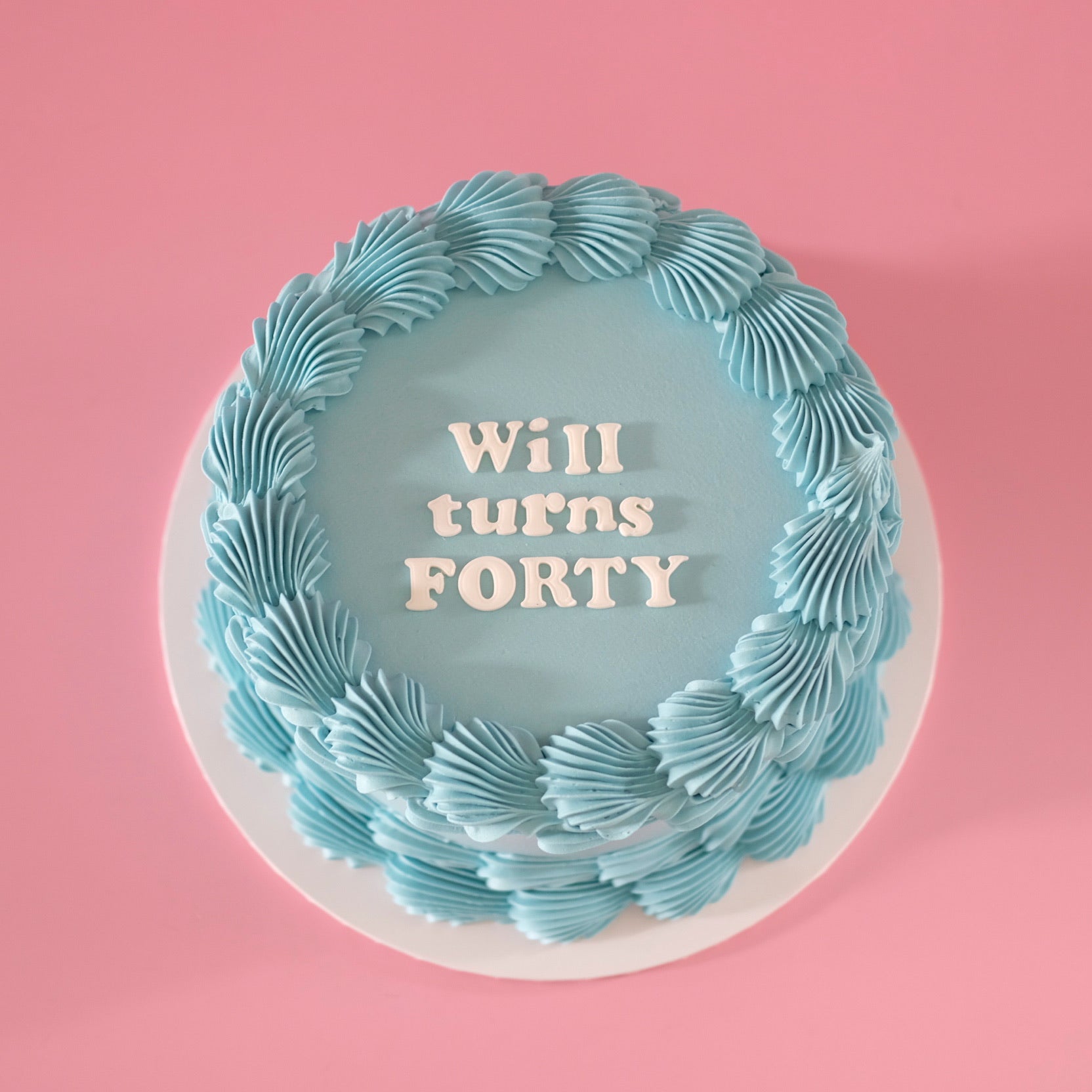 Basic Vintage Round Cake | Monochrome