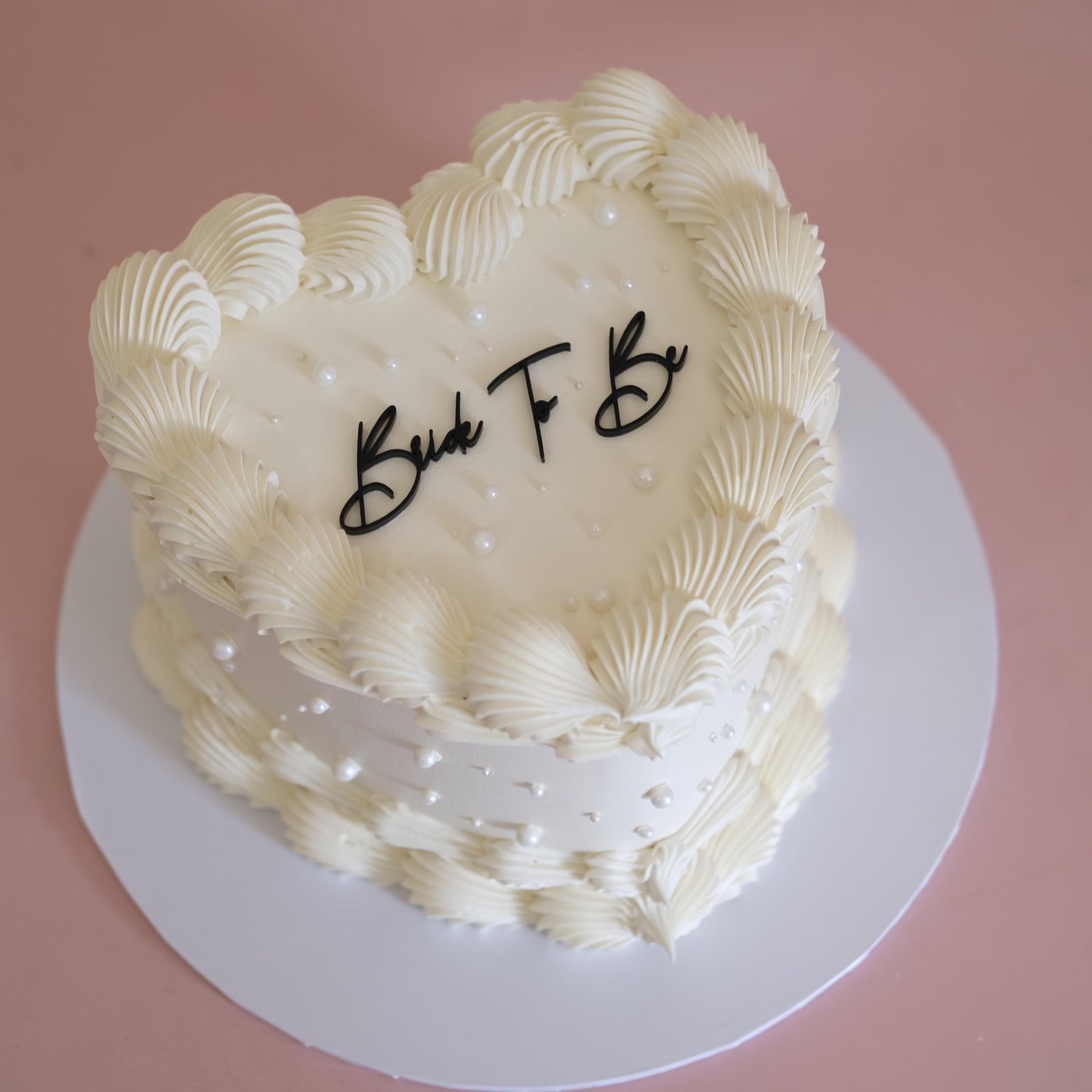 Extra White Pearls Vintage Heart Cake | Monochrome / ACRYLIC Text