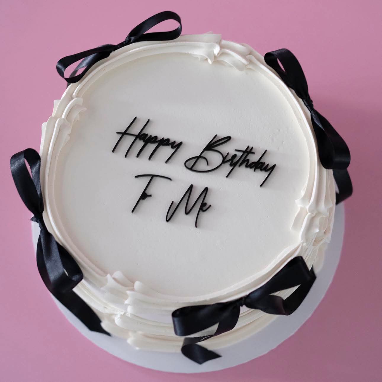 Coquette Bow Round Vintage Cake