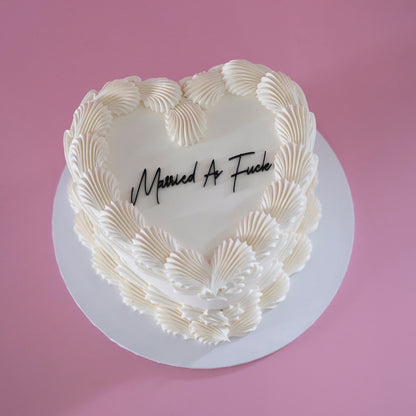Vintage Heart Cake | White