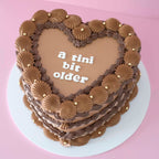 Grand Vintage Heart Cake | Pearl