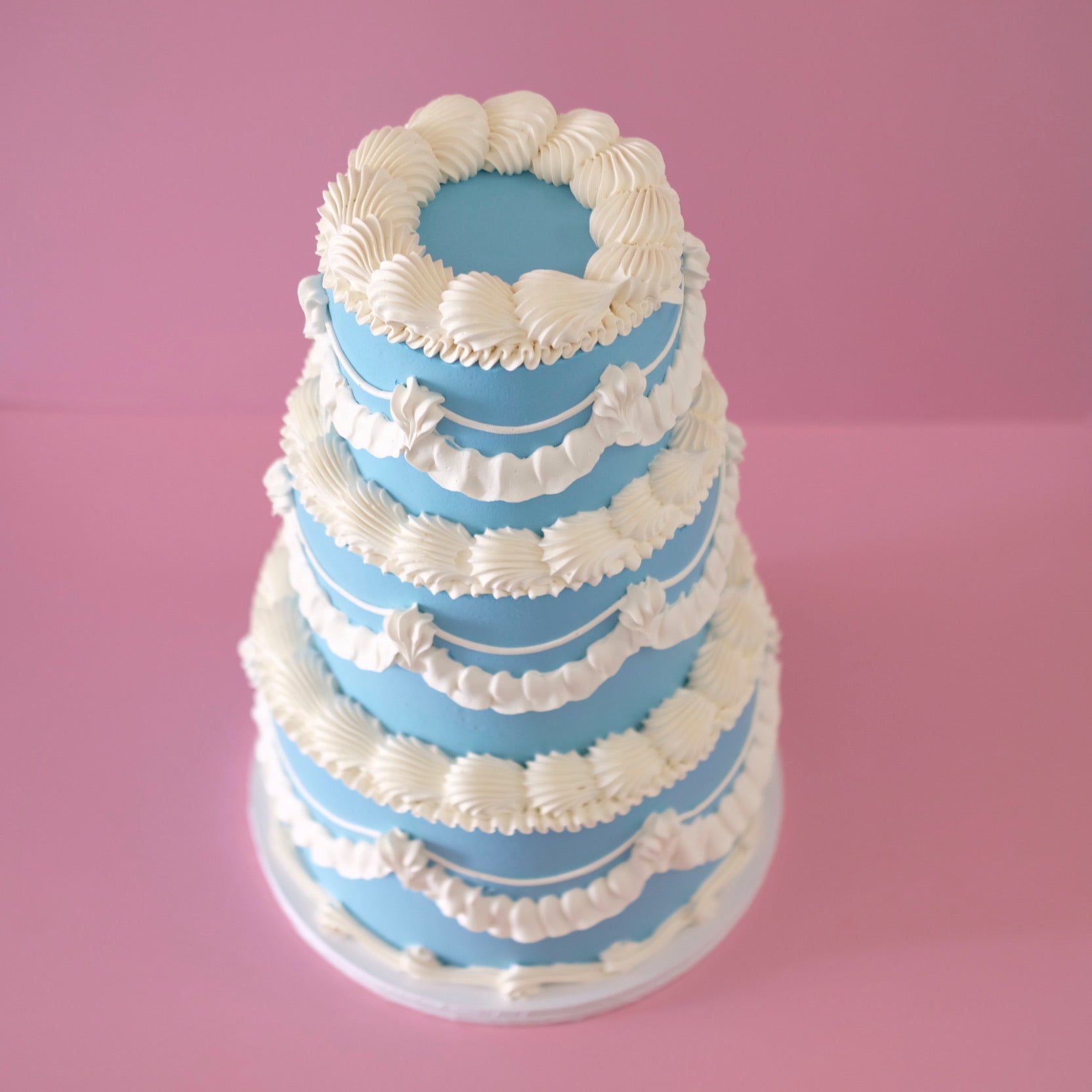 Heirloom Round Vintage Cake | 3 Tiers / POLYCHROME