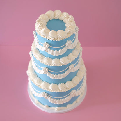 Heirloom Round Vintage Cake | 3 Tiers / POLYCHROME