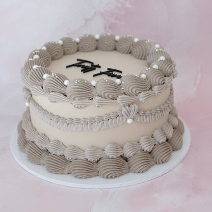 Monochrome Pearl White Sprinkle Round Vintage Cake