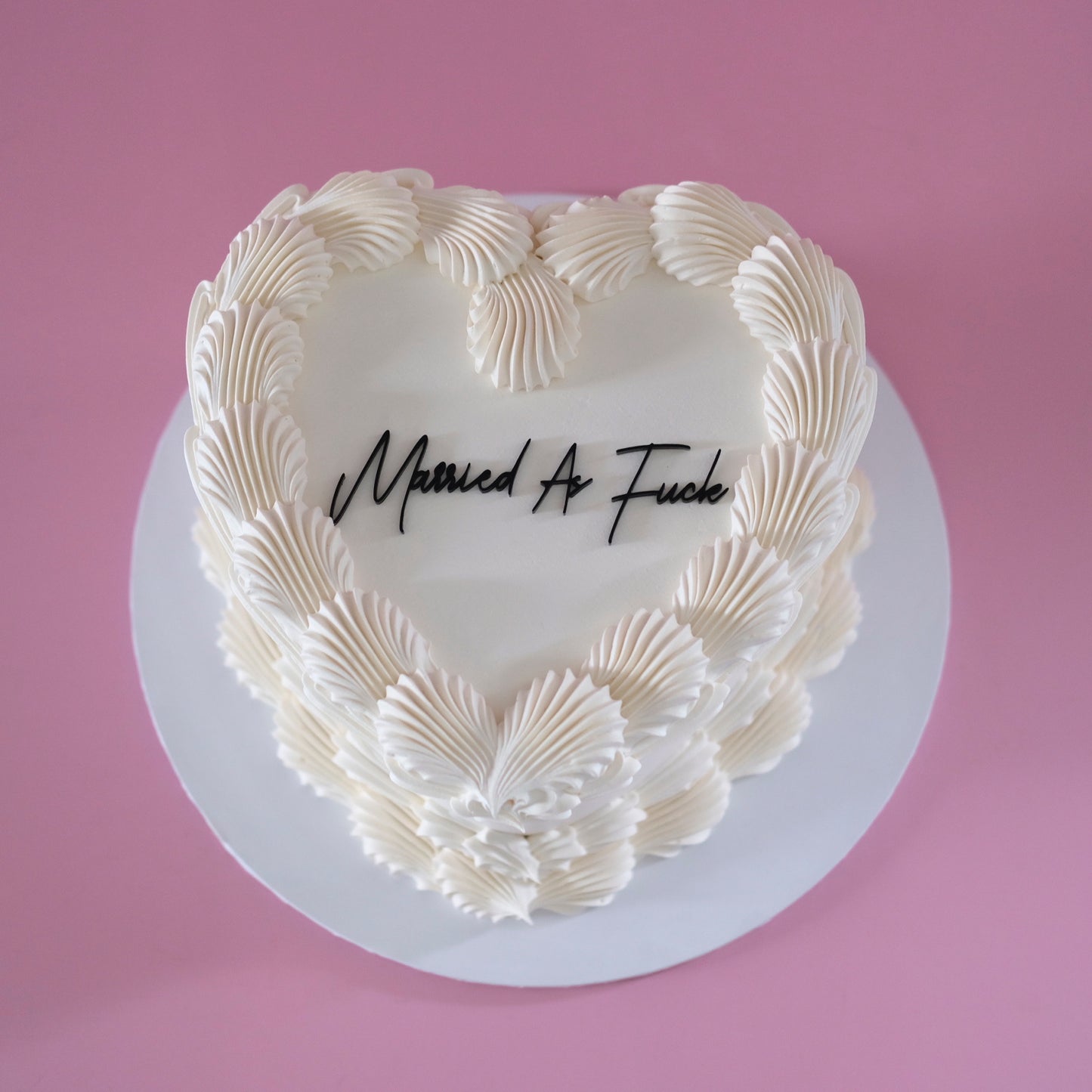 Vintage Heart Cake | White