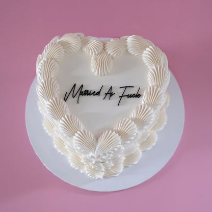 Vintage Heart Cake | White