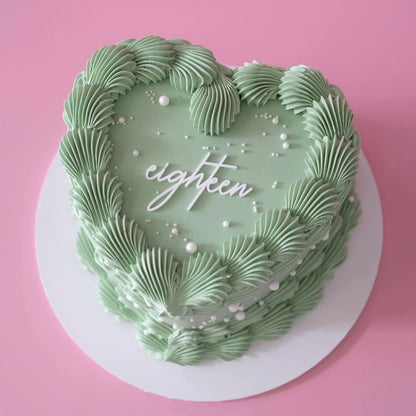 Extra White Pearls Vintage Heart Cake