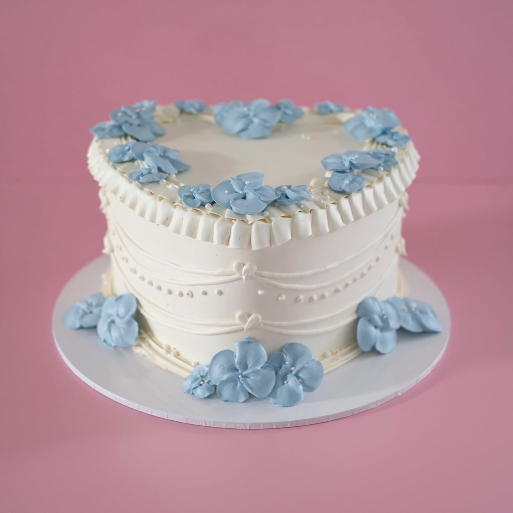 Vintage Heart Cake | Floral Petal Pearl