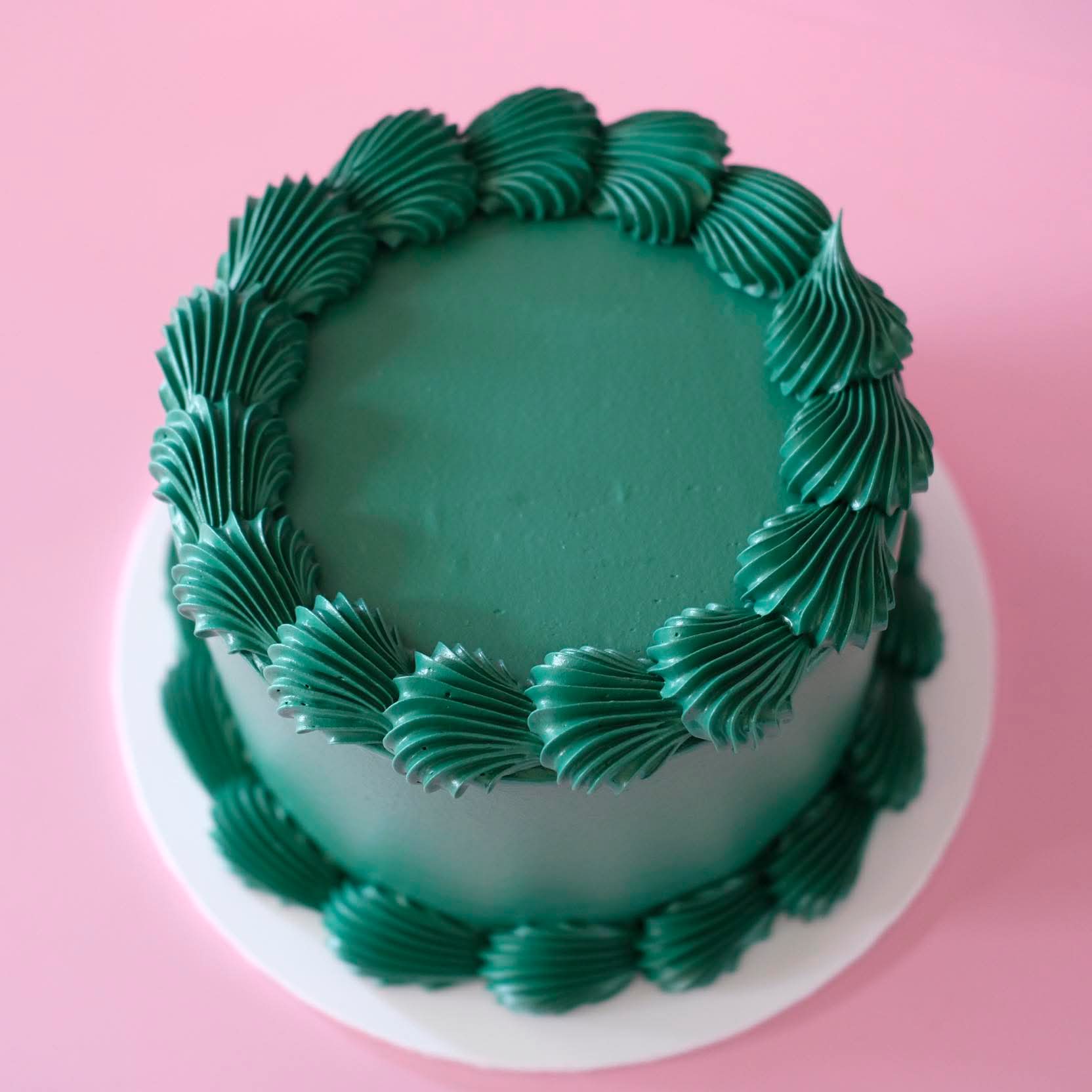 Simple Retro Round Cake