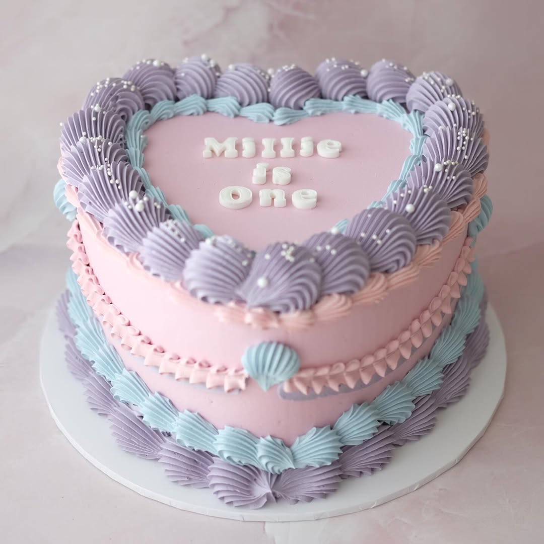 Vintage Heart Cake | Sprinkle-tastic!