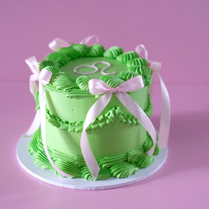 Ever So Chic Round Coquette Vintage Cake