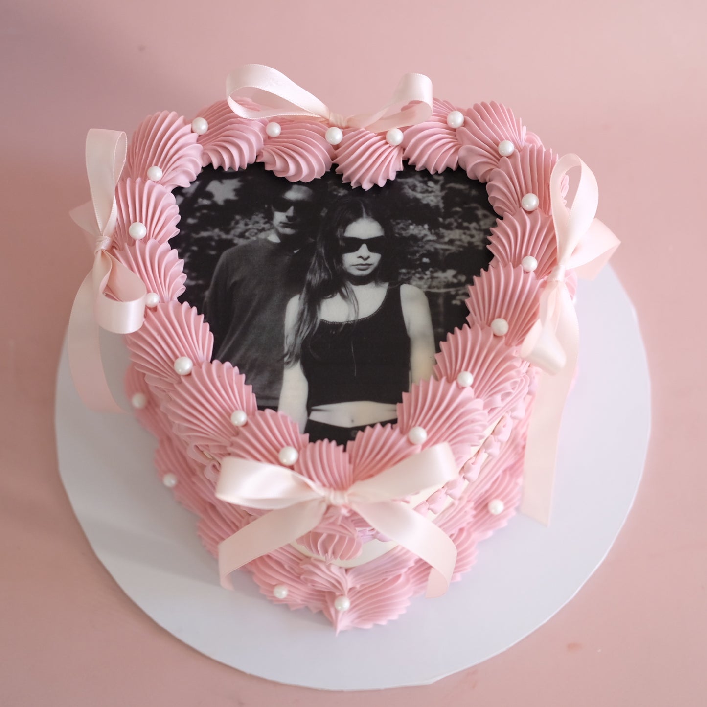 Edible Image Pearl & Bow Vintage Heart Cake