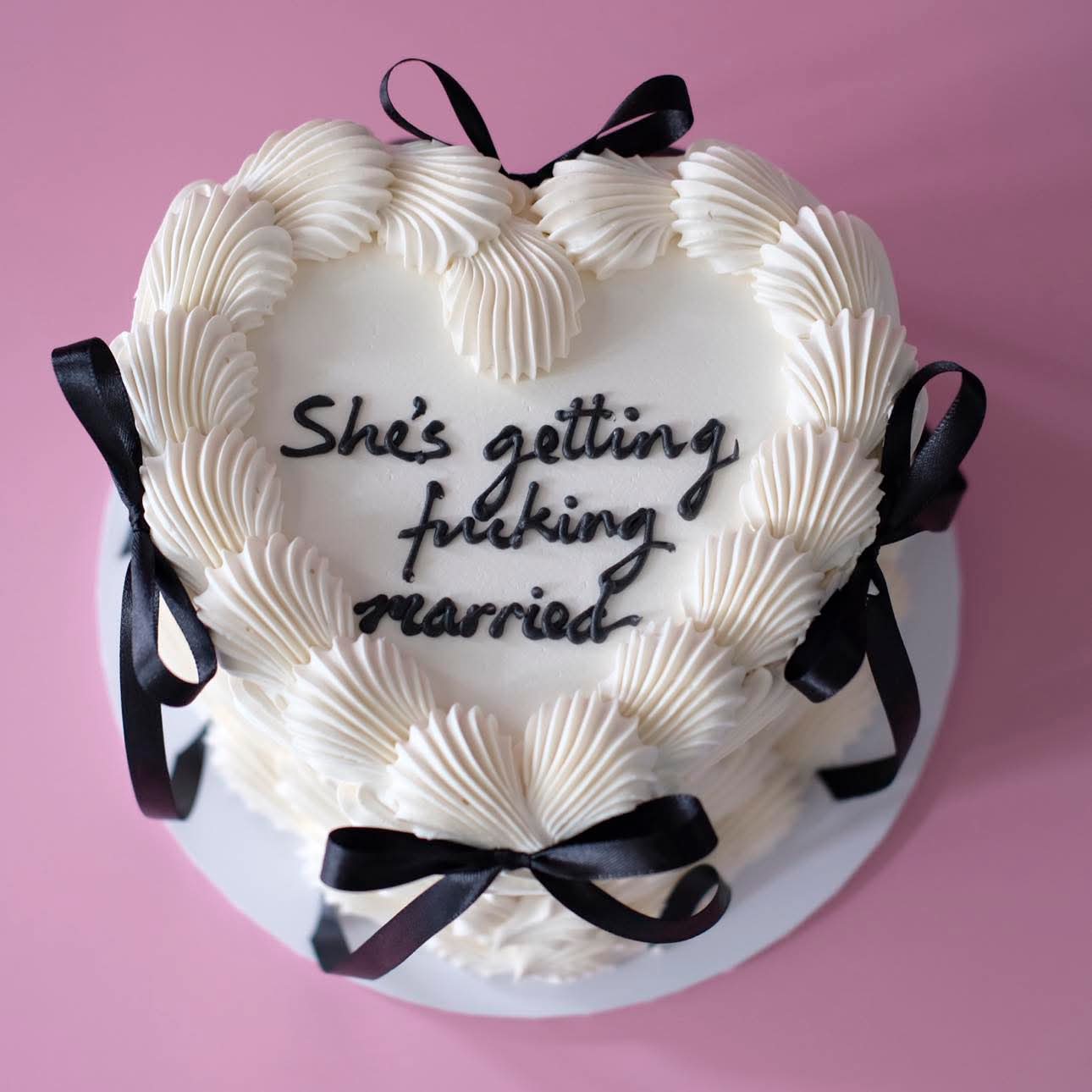 Basic Vintage Heart Cake | Coquette