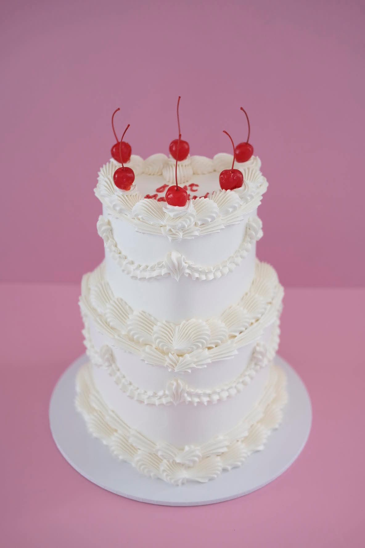 Classic Heart Vintage Cake | 2 Tiers
