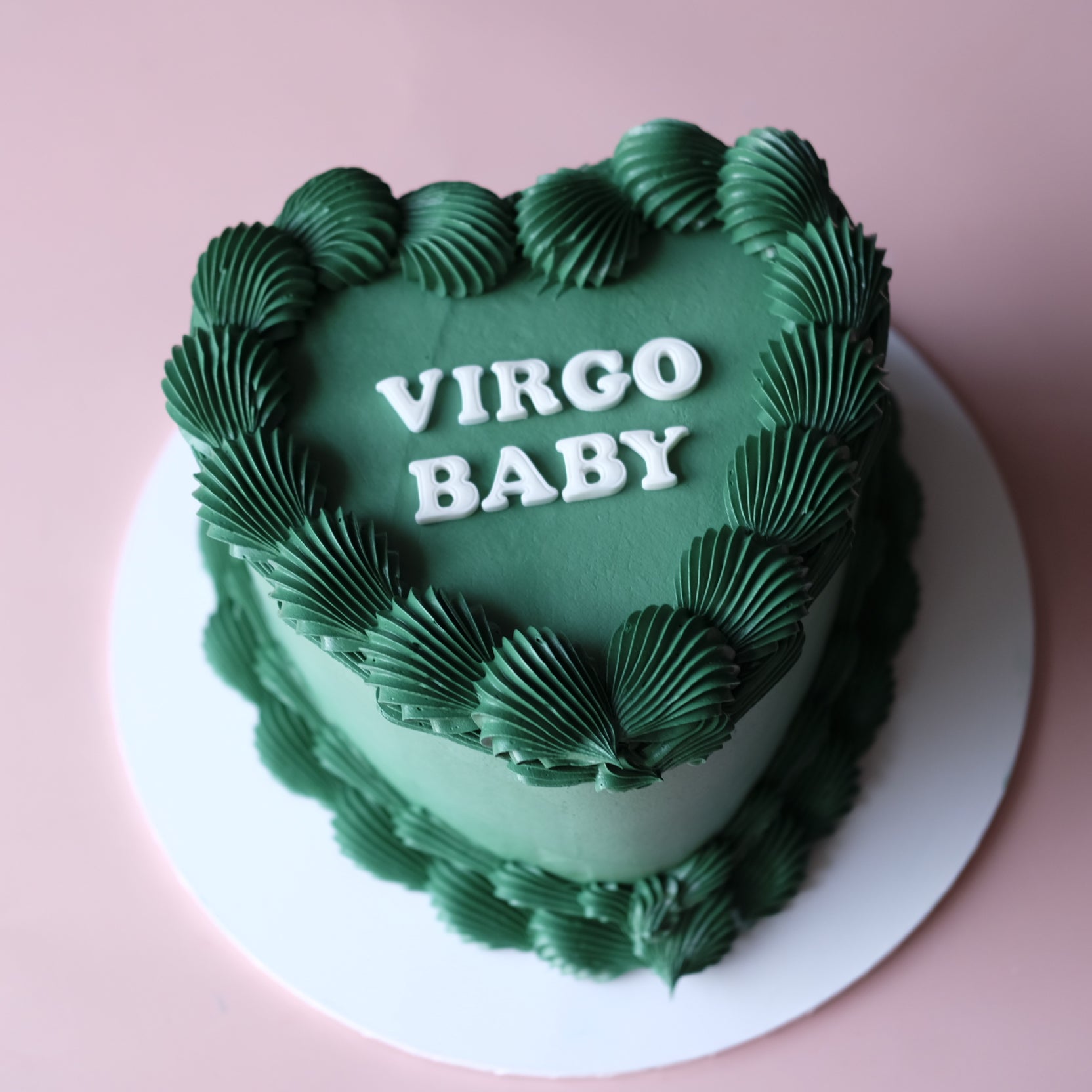 Basic Vintage Heart Cake | Monochrome