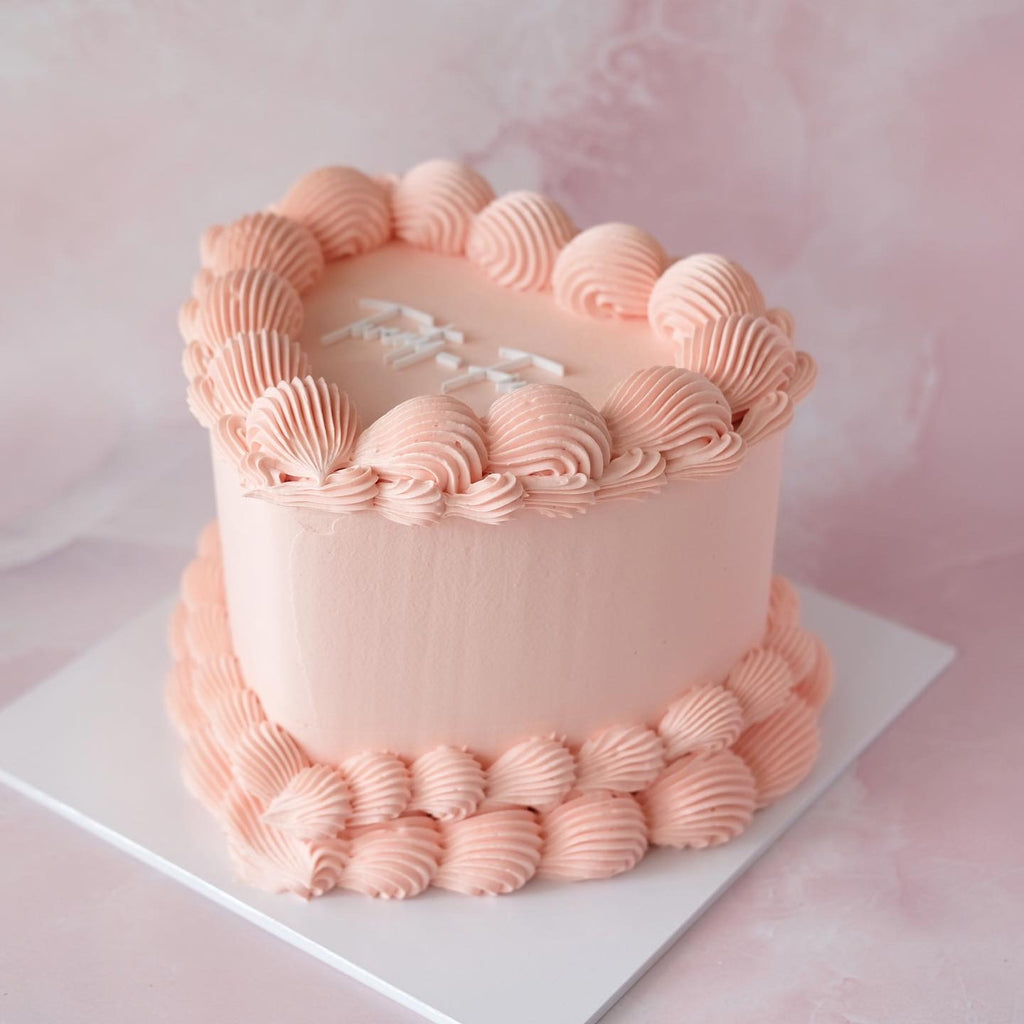 Basic Vintage Heart Cake | Monochrome