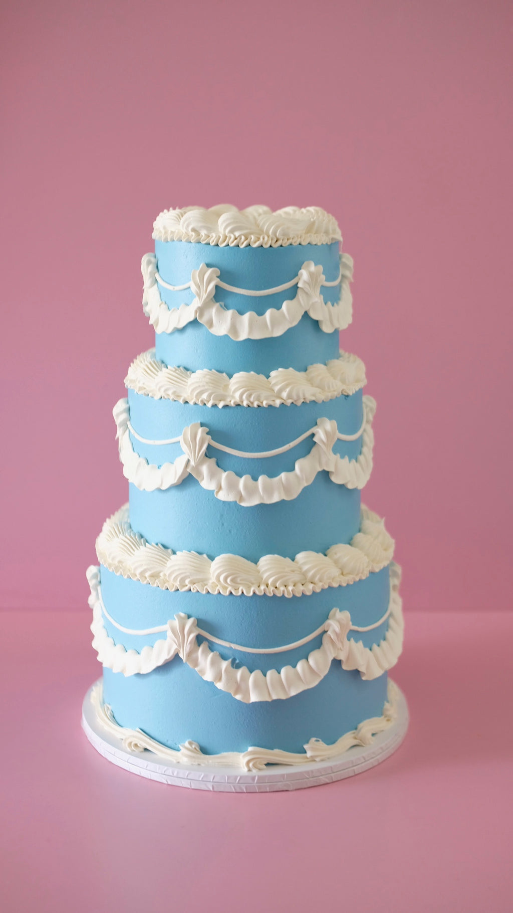 Heirloom Round Vintage Cake | 3 Tiers / POLYCHROME