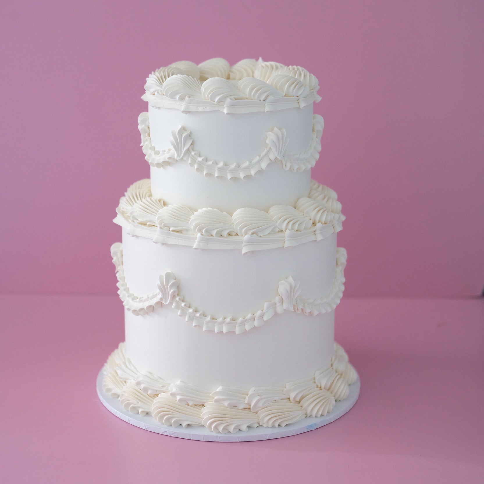 Classic Round Vintage Cake | 2 Tiers