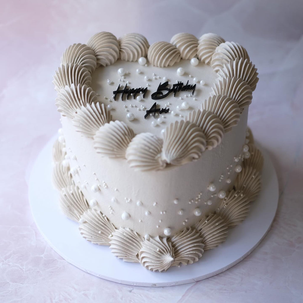 Extra White Pearls Vintage Heart Cake | Monochrome / ACRYLIC Text