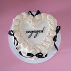 Grand Vintage Heart Cake | String Pipe & Coquette / MONOCHROME