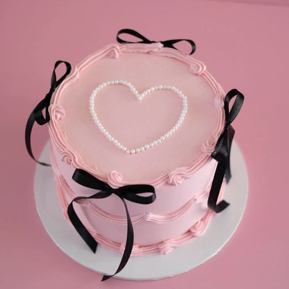 Coquette Bow Round Vintage Cake & Pearl White Plaque