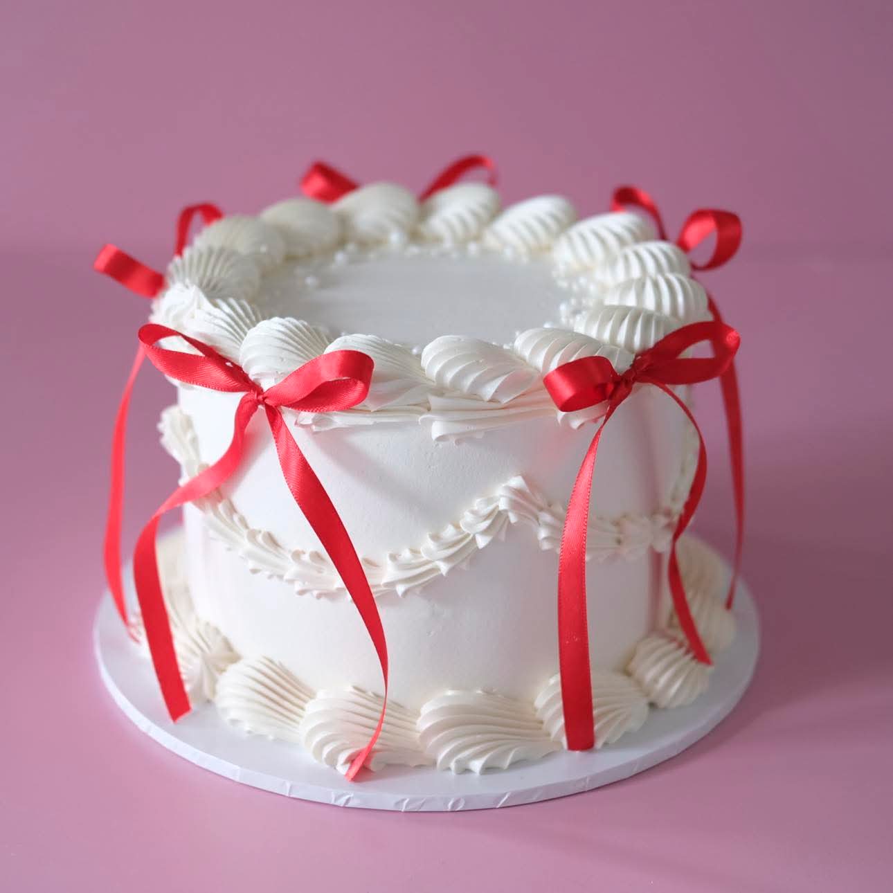 Vintage Round Cake | White Sprinkles & Coquette / MONOCHROME