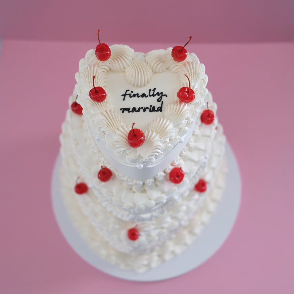 Lambeth Cherries Vintage Heart Cake | 3 Tier / MONOCHROME