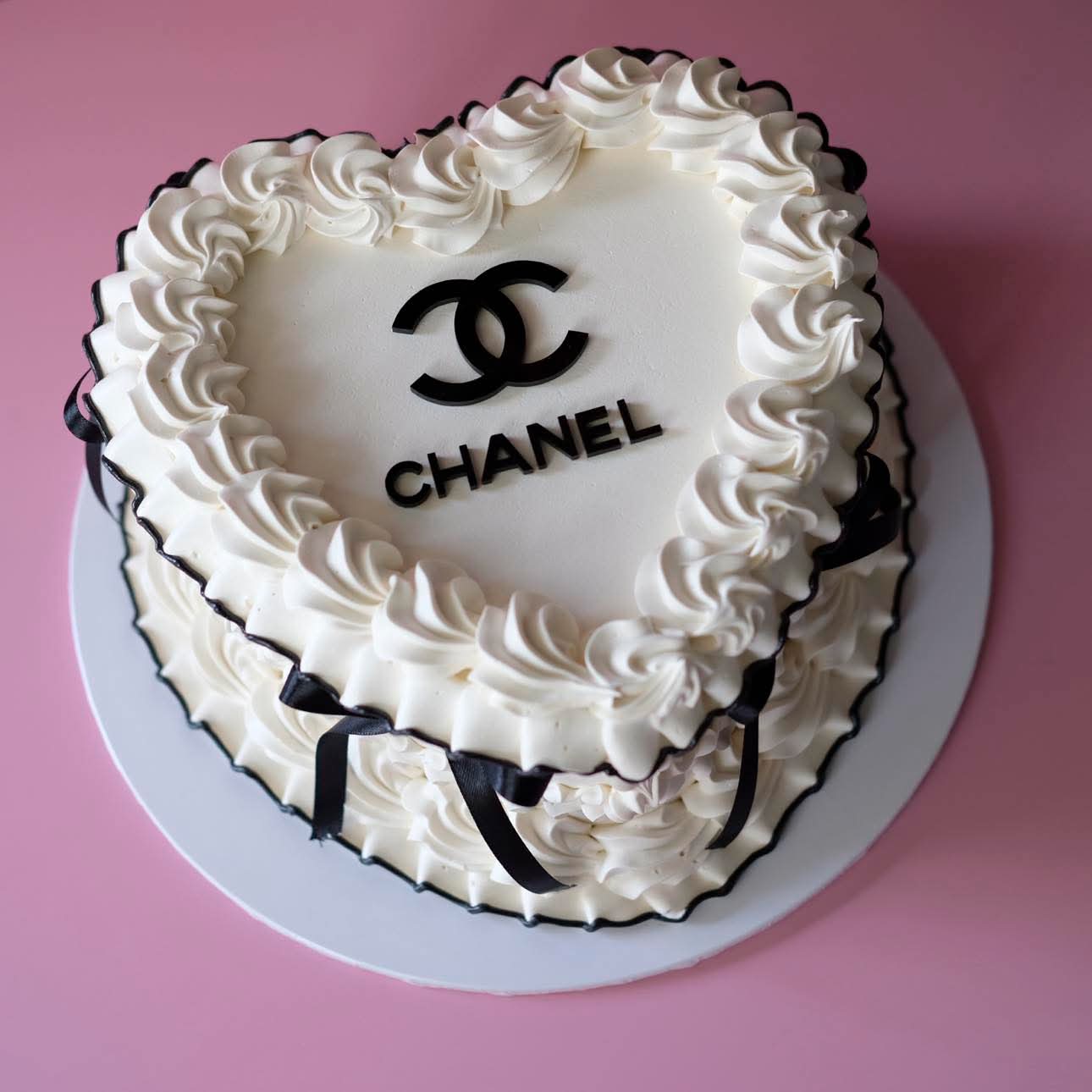 Vintage Heart Cake | Luxury Brand Logo