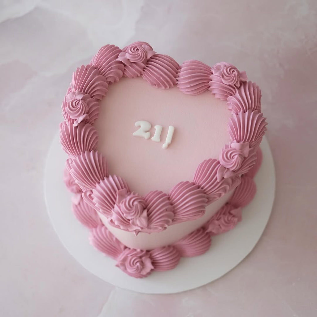 Vintage Heart Cake | Pretty & Simple / ACRYLIC TEXT