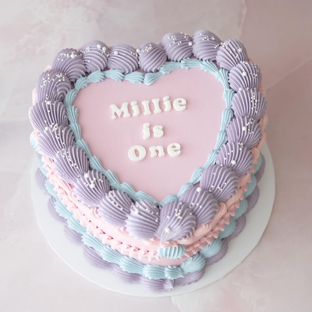 Vintage Heart Cake | Sprinkle-tastic!
