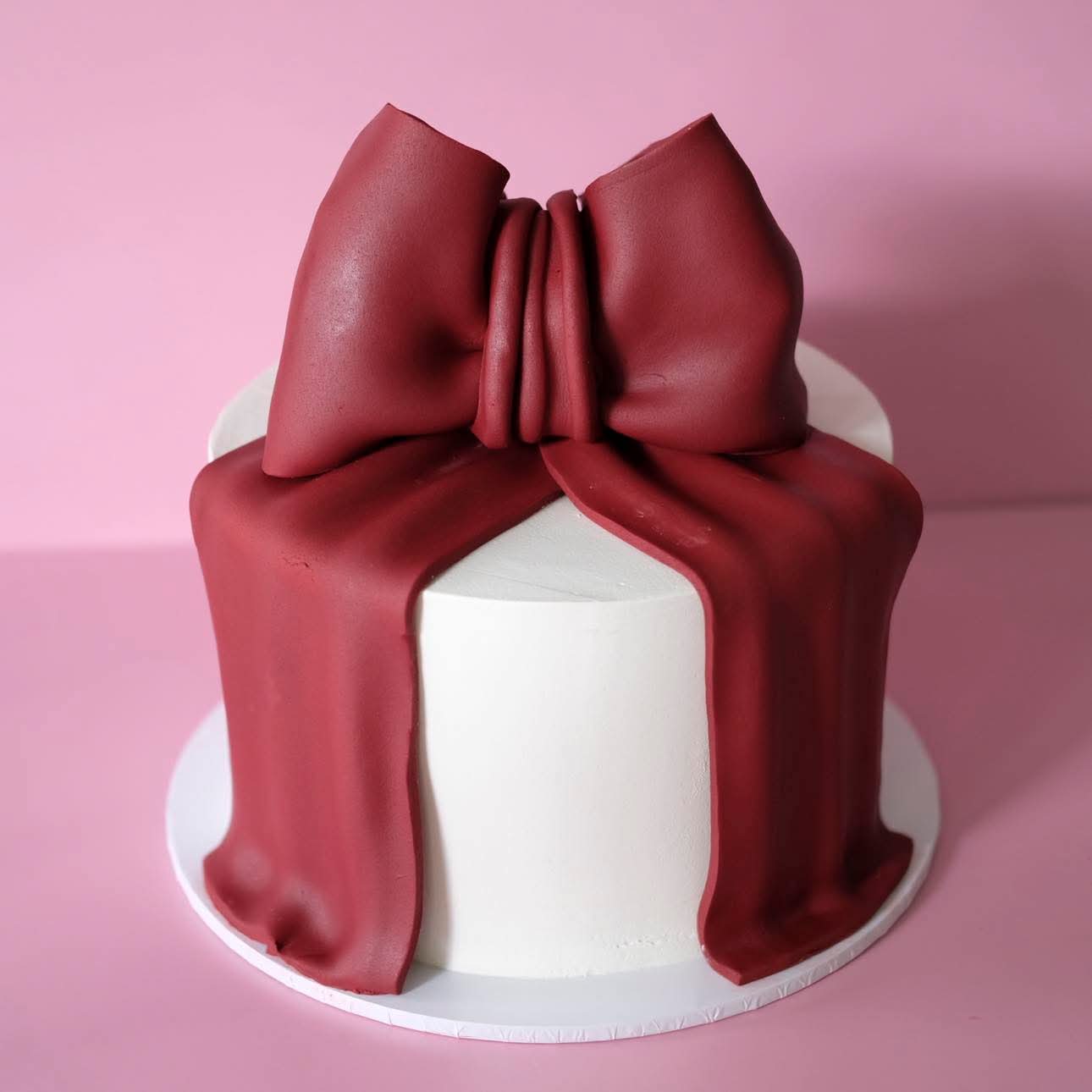 Statement Big Bow Cake | TIMELESS