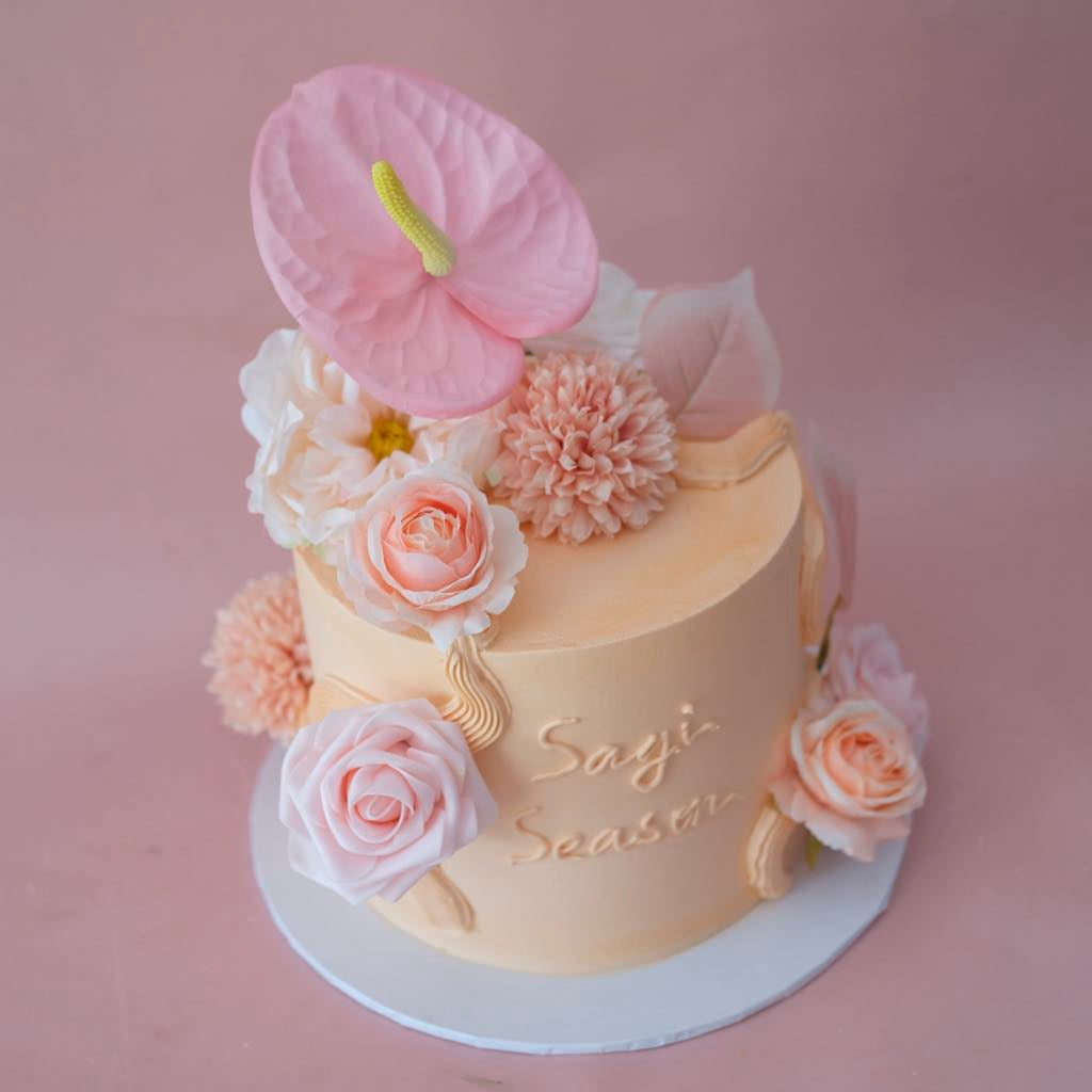 Blush Bloom Elegance Round Cake