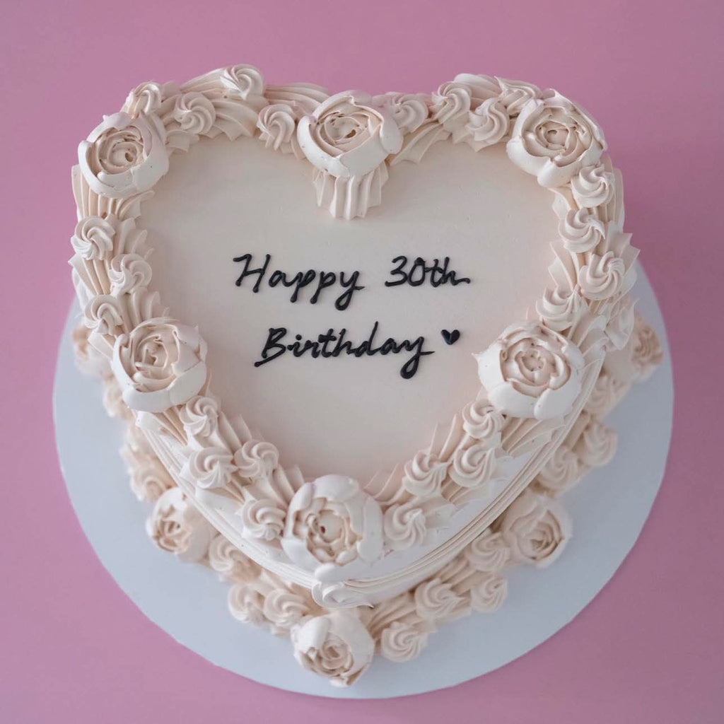 Gateau Aux Roses Buttercream Vintage Cake