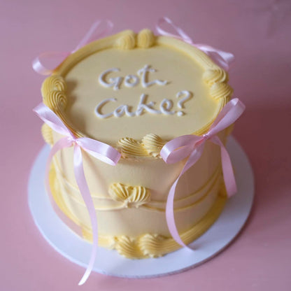 Coquette Bow Round Vintage Cake | Belle