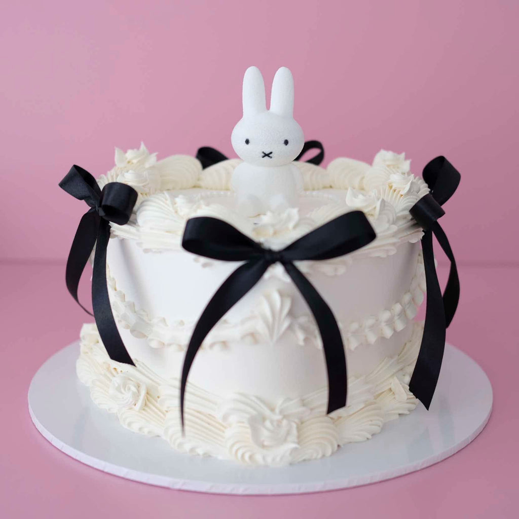 Miffy Vintage Heart Cake