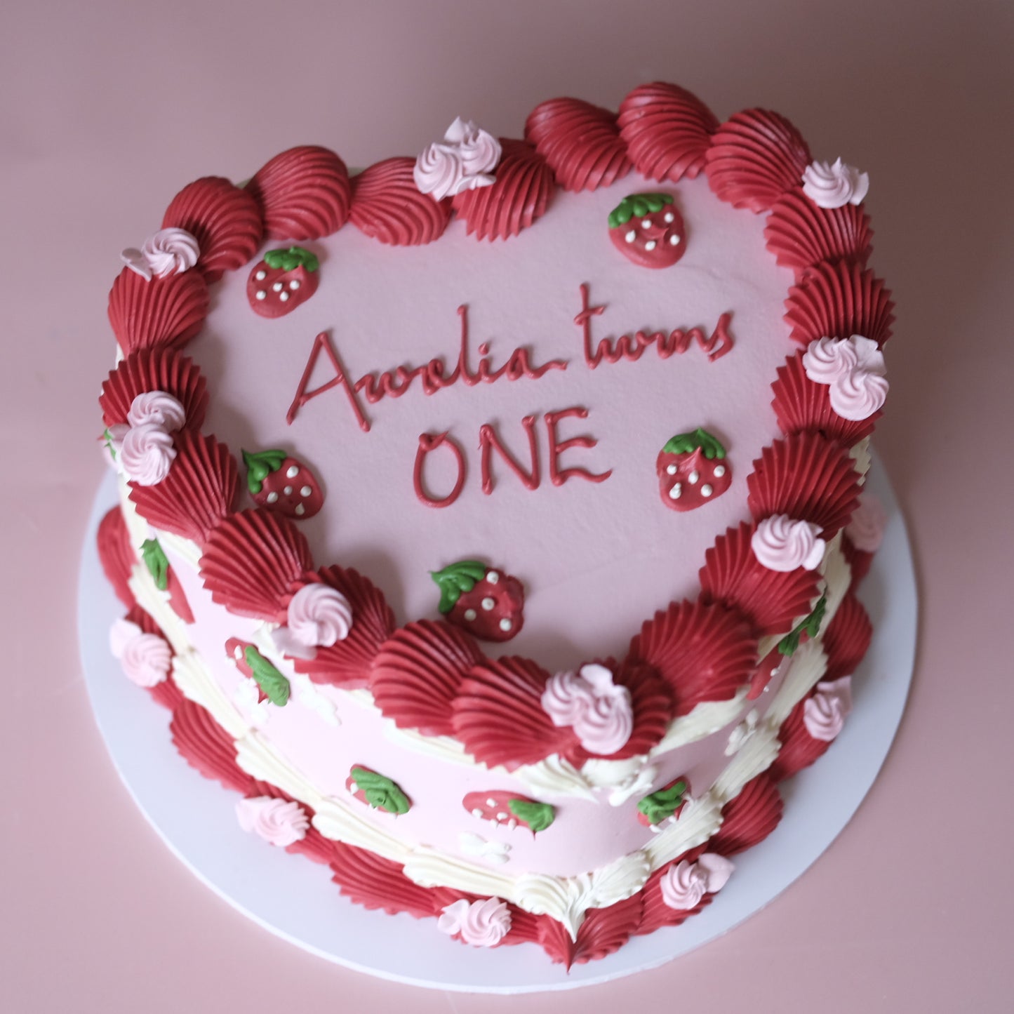 Strawberry Daisies Vintage Heart Cake